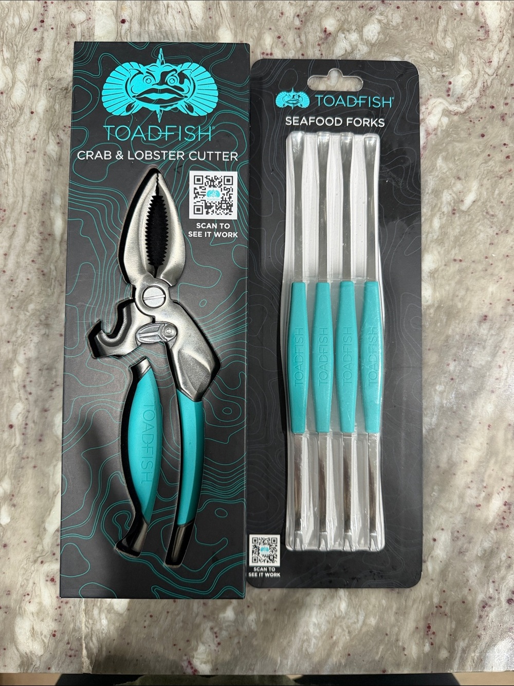 Teal Crab & Lobster Cutter with Teal Seafood Forks